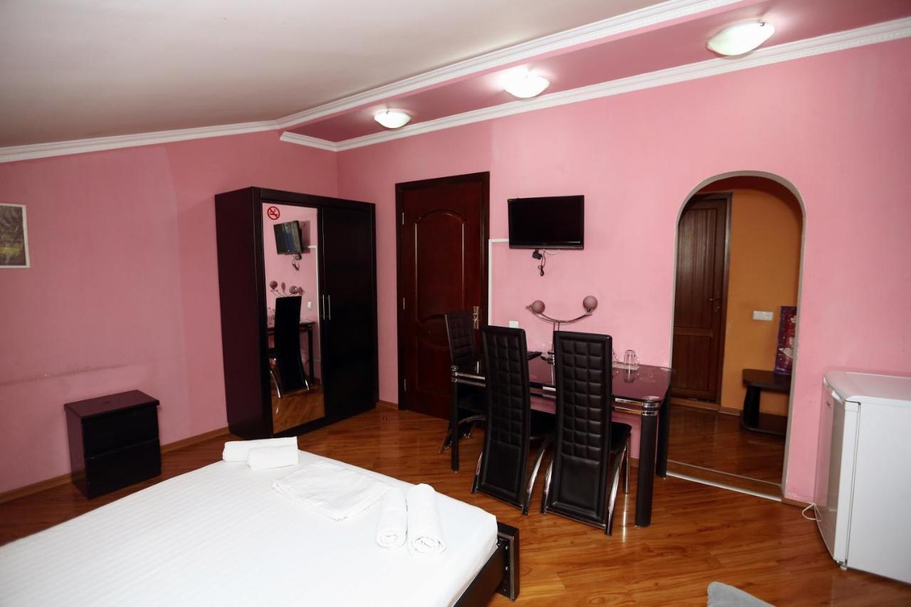 Hotel Isaka Tbilisi Eksteriør bilde